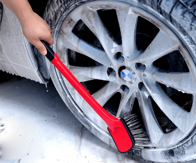 Щётка MaxShine Soft Grip Tire & Wheel Cleaning Brush Long 7011033