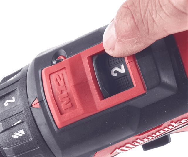 Аккумуляторный шу­руповёрт Milwaukee M12 BDD-0 4933441930