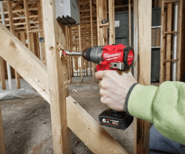 Аккумуляторная дрель-шуруповёрт Milwaukee M12 FPD2-402X 4933479869