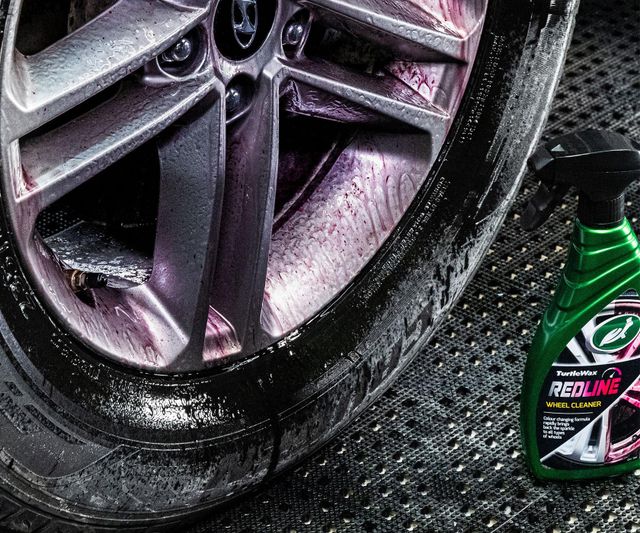 Очиститель колёсных дисков Turtle Wax Redline Wheel Cleaner 040012 Очиститель колёсных дисков Turtle Wax Redline Wheel Cleaner 040012