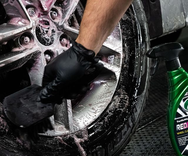 Очиститель колёсных дисков Turtle Wax Redline Wheel Cleaner 040012 Очиститель колёсных дисков Turtle Wax Redline Wheel Cleaner 040012