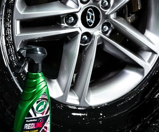 Очиститель колёсных дисков Turtle Wax Redline Wheel Cleaner 040012 Очиститель колёсных дисков Turtle Wax Redline Wheel Cleaner 040012