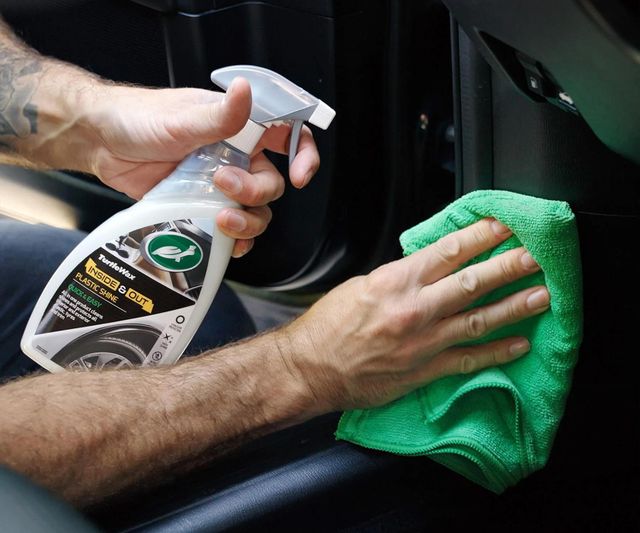 Покриття для пластику та гуми Turtle Wax Inside & Out Plastic Shine 040081 Покриття для пластику та гуми Turtle Wax Inside & Out Plastic Shine 040081